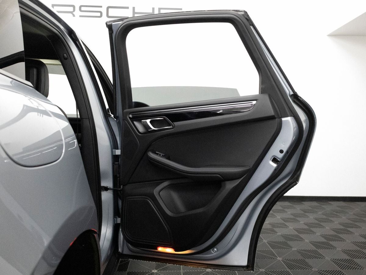 2025 Porsche Macan Macan
