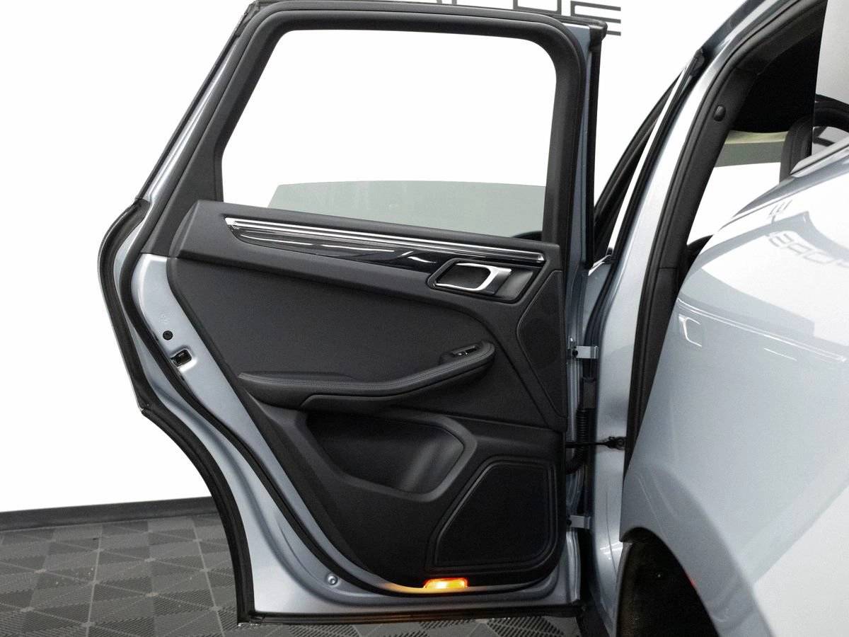 2025 Porsche Macan Macan