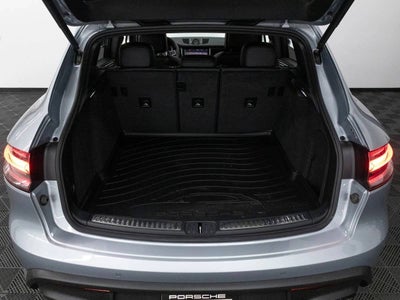 2025 Porsche Macan Macan