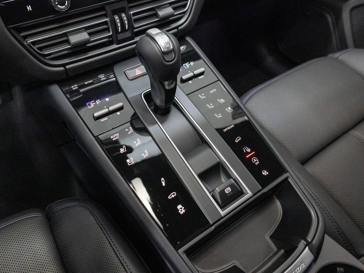 2026 Porsche Macan T