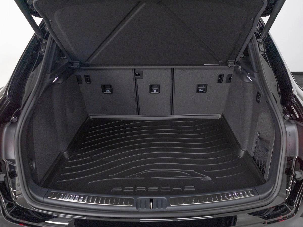 2026 Porsche Macan T