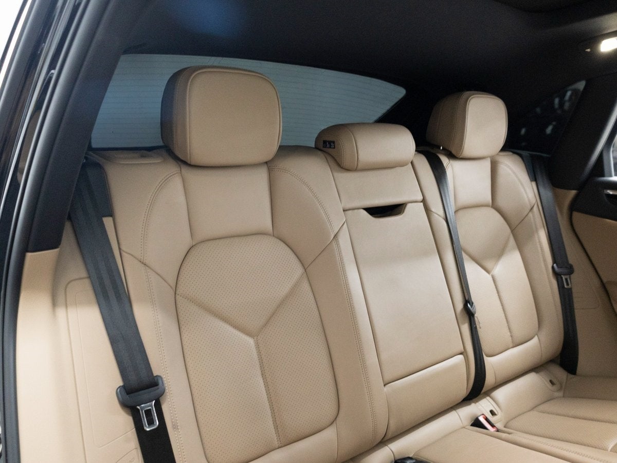 2023 Porsche Macan Base