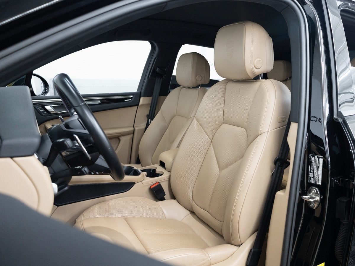 2023 Porsche Macan Base