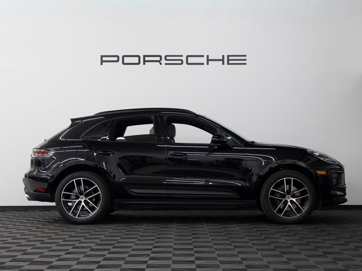 2023 Porsche Macan Base
