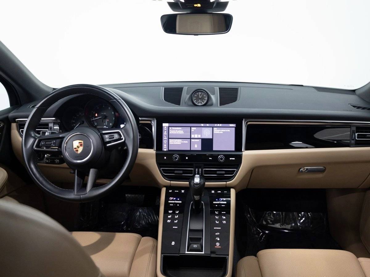 2023 Porsche Macan Base
