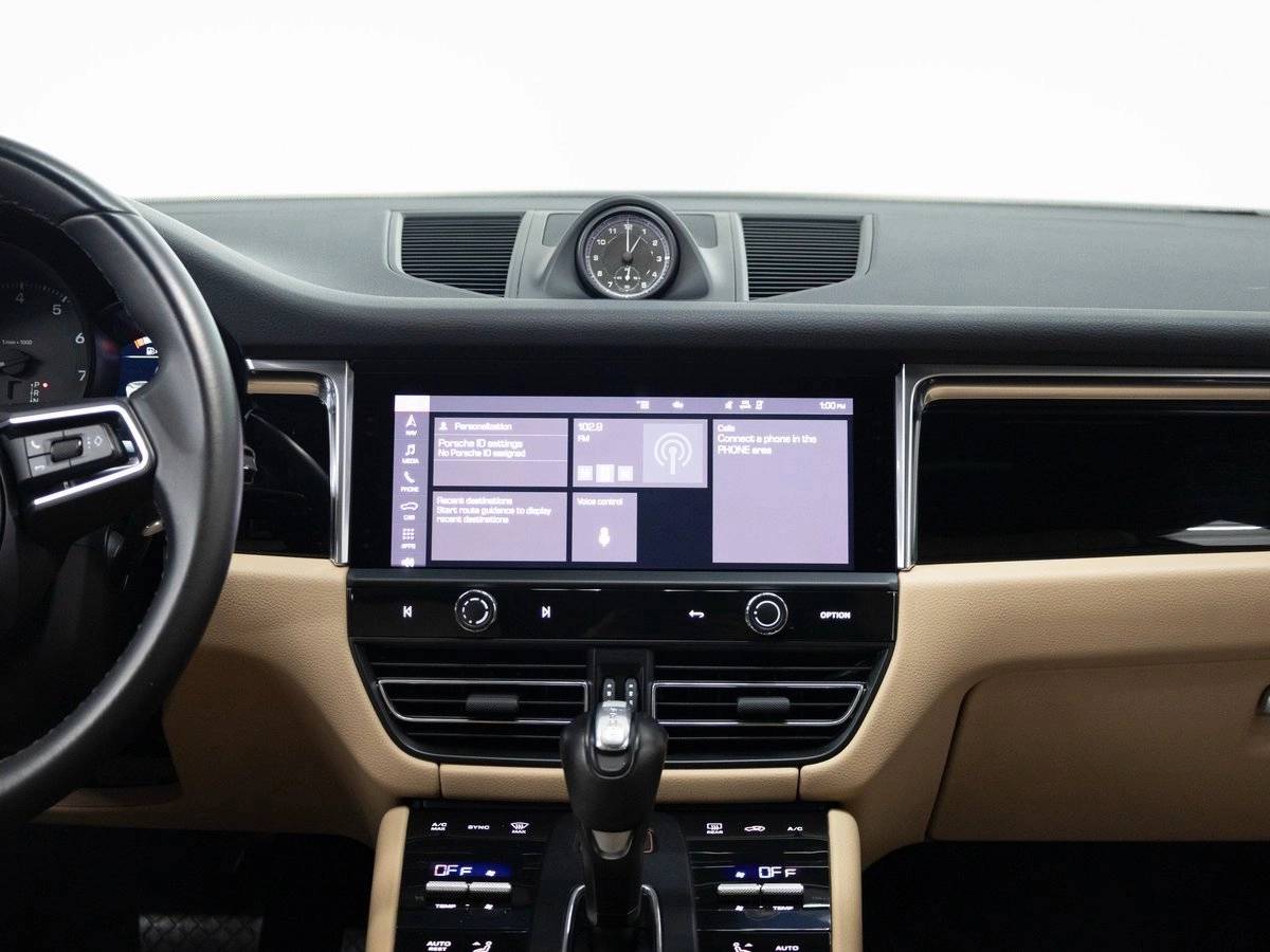 2023 Porsche Macan Base