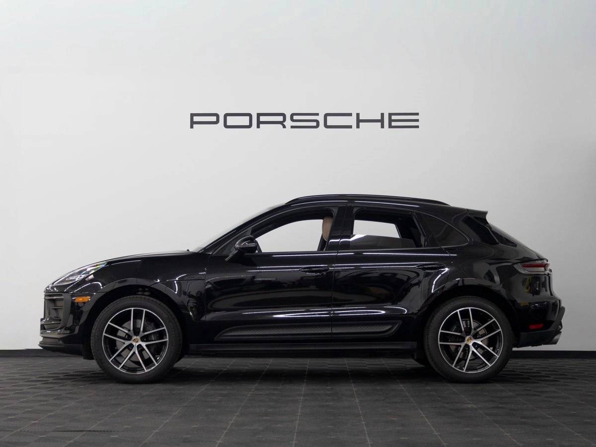 2023 Porsche Macan Base