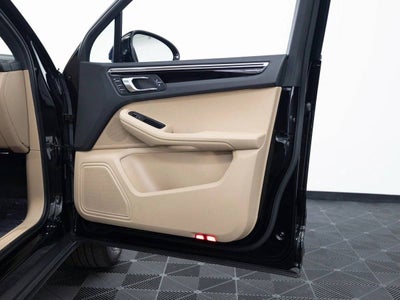 2023 Porsche Macan Base