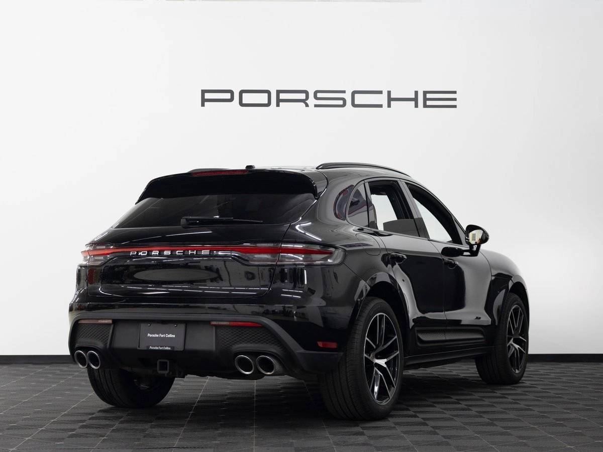 2023 Porsche Macan Base