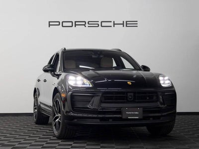 2023 Porsche Macan Base