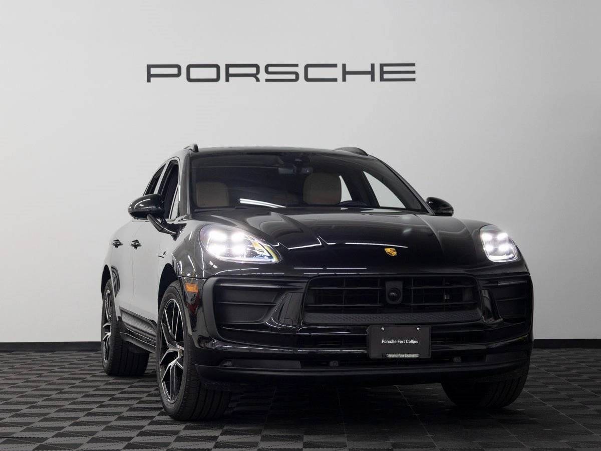 2023 Porsche Macan Base