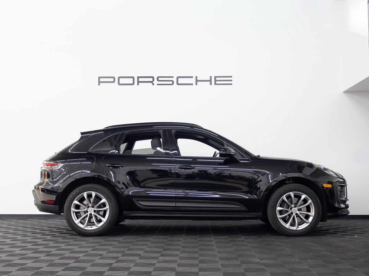 2024 Porsche Macan Base