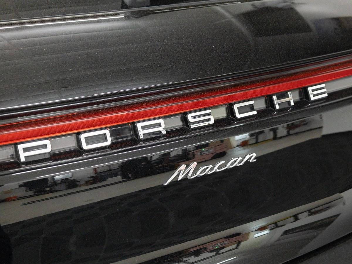 2024 Porsche Macan Base