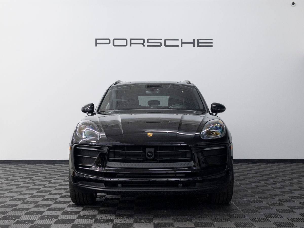 2026 Porsche Macan Base