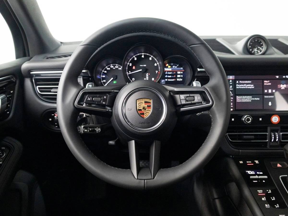 2026 Porsche Macan Base
