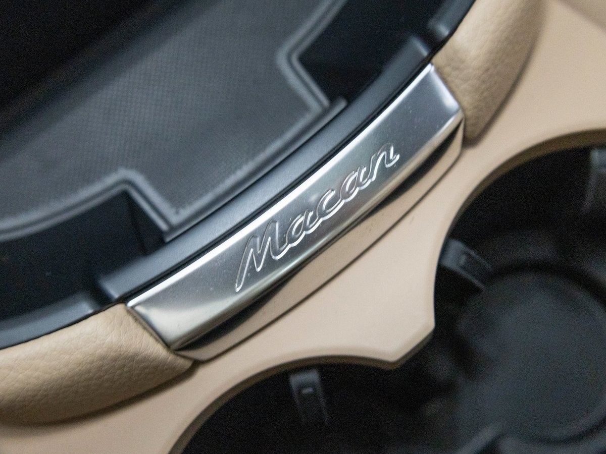 2025 Porsche Macan Base