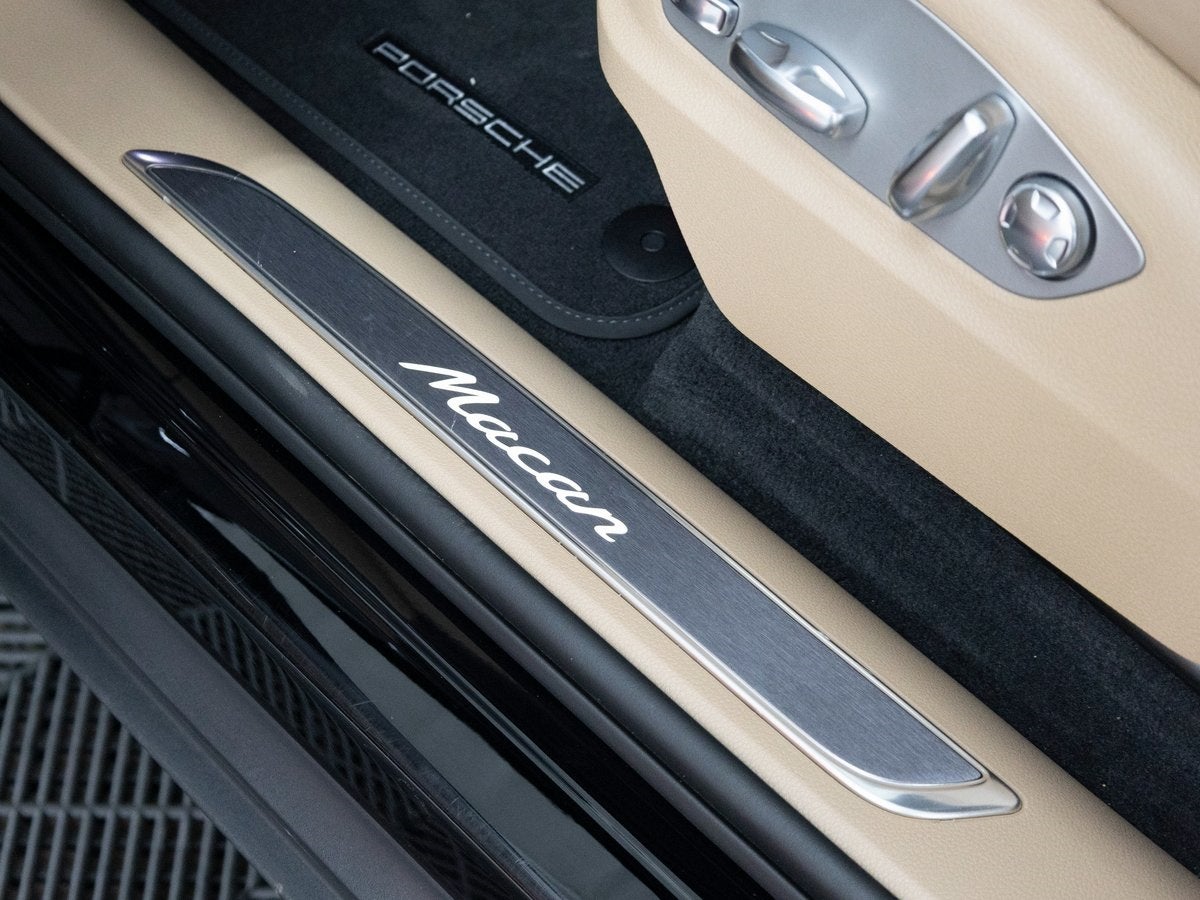 2025 Porsche Macan Base