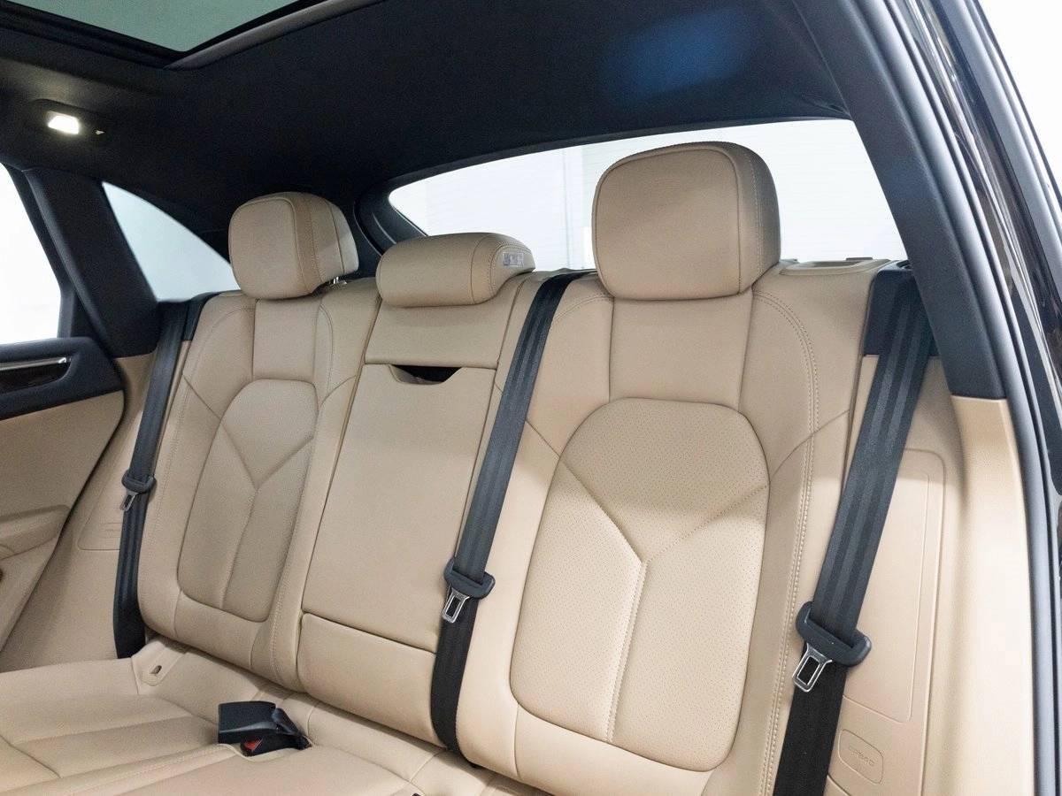 2025 Porsche Macan Base