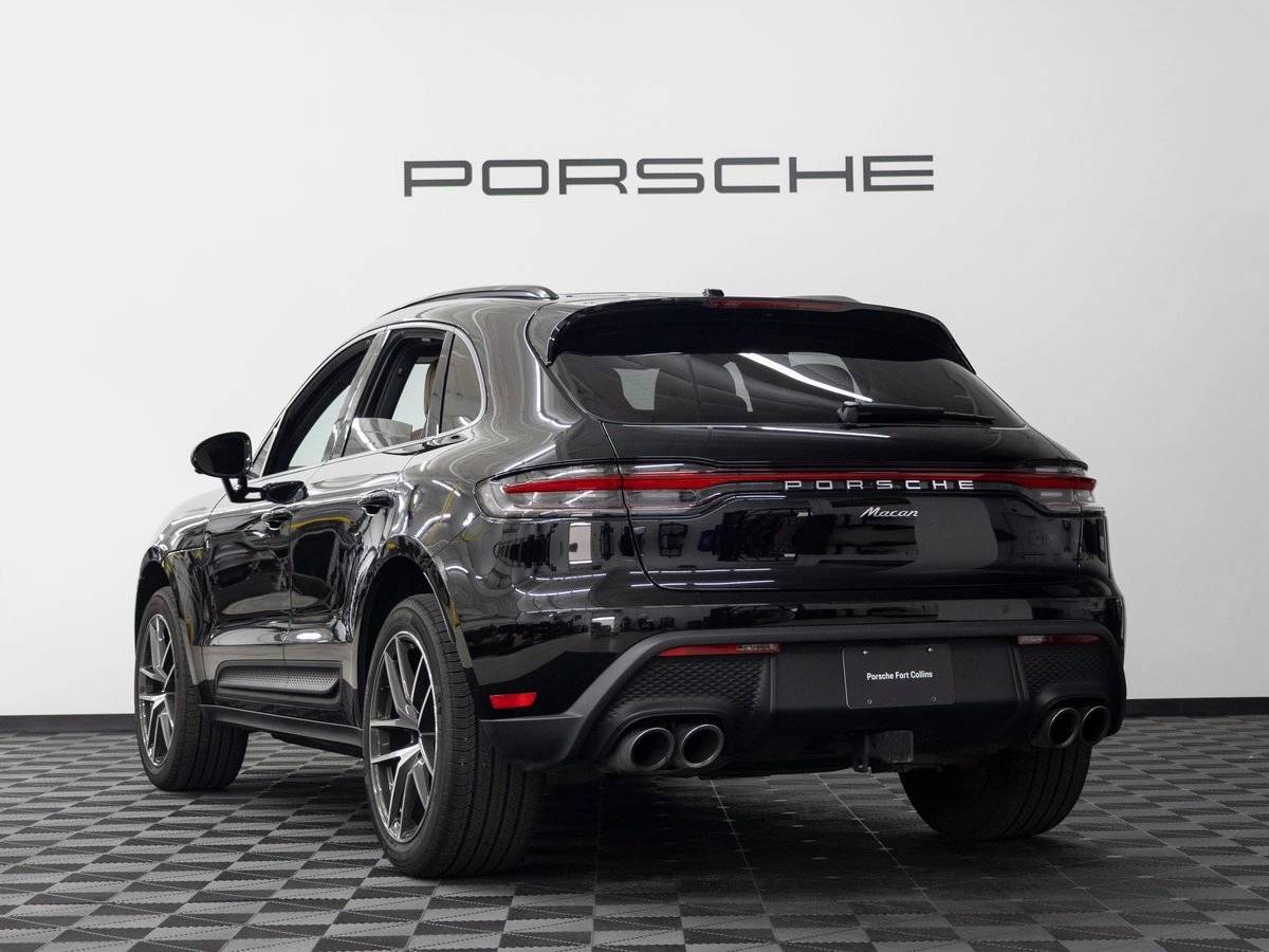 2025 Porsche Macan Base