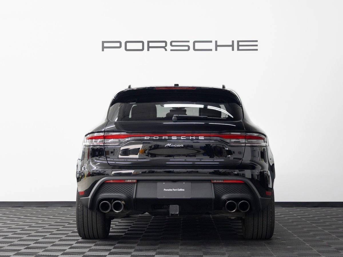 2025 Porsche Macan Base