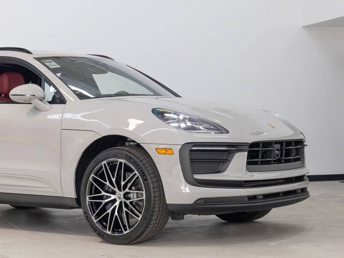 2025 Porsche Macan Macan
