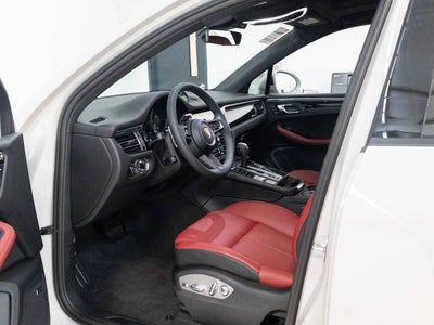 2025 Porsche Macan Macan