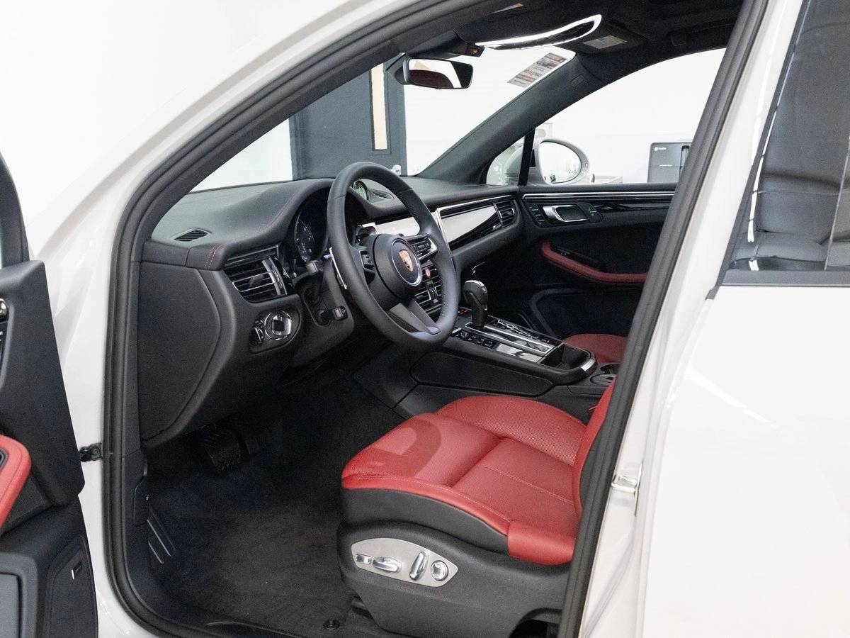 2025 Porsche Macan Macan