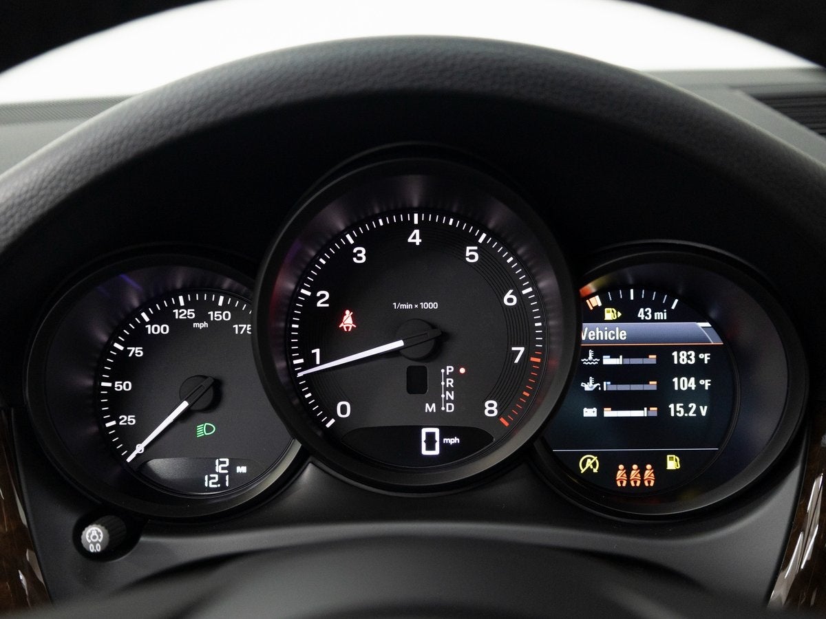 2026 Porsche Macan Base