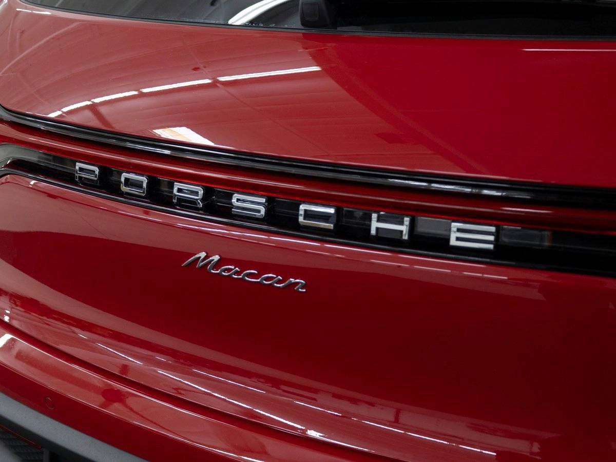 2026 Porsche Macan Base