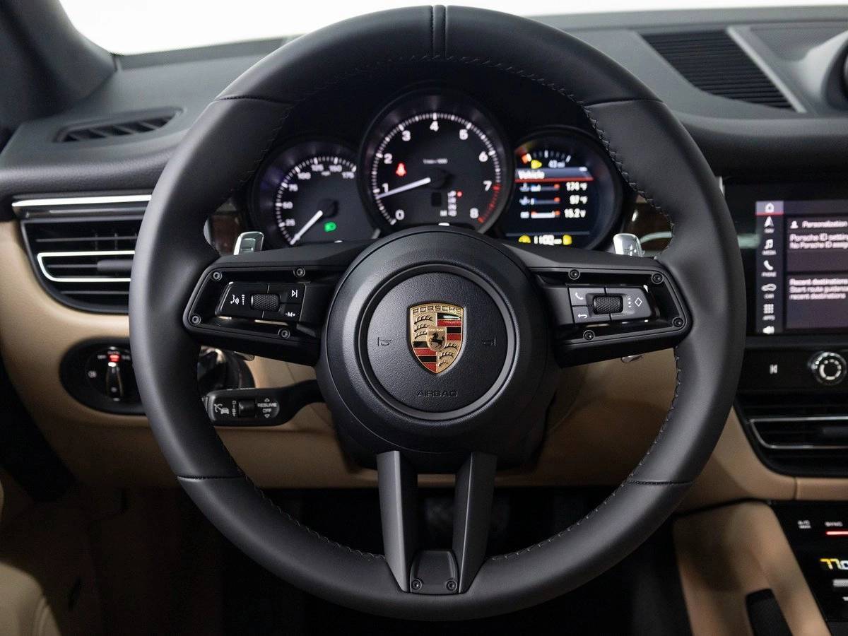 2026 Porsche Macan Base