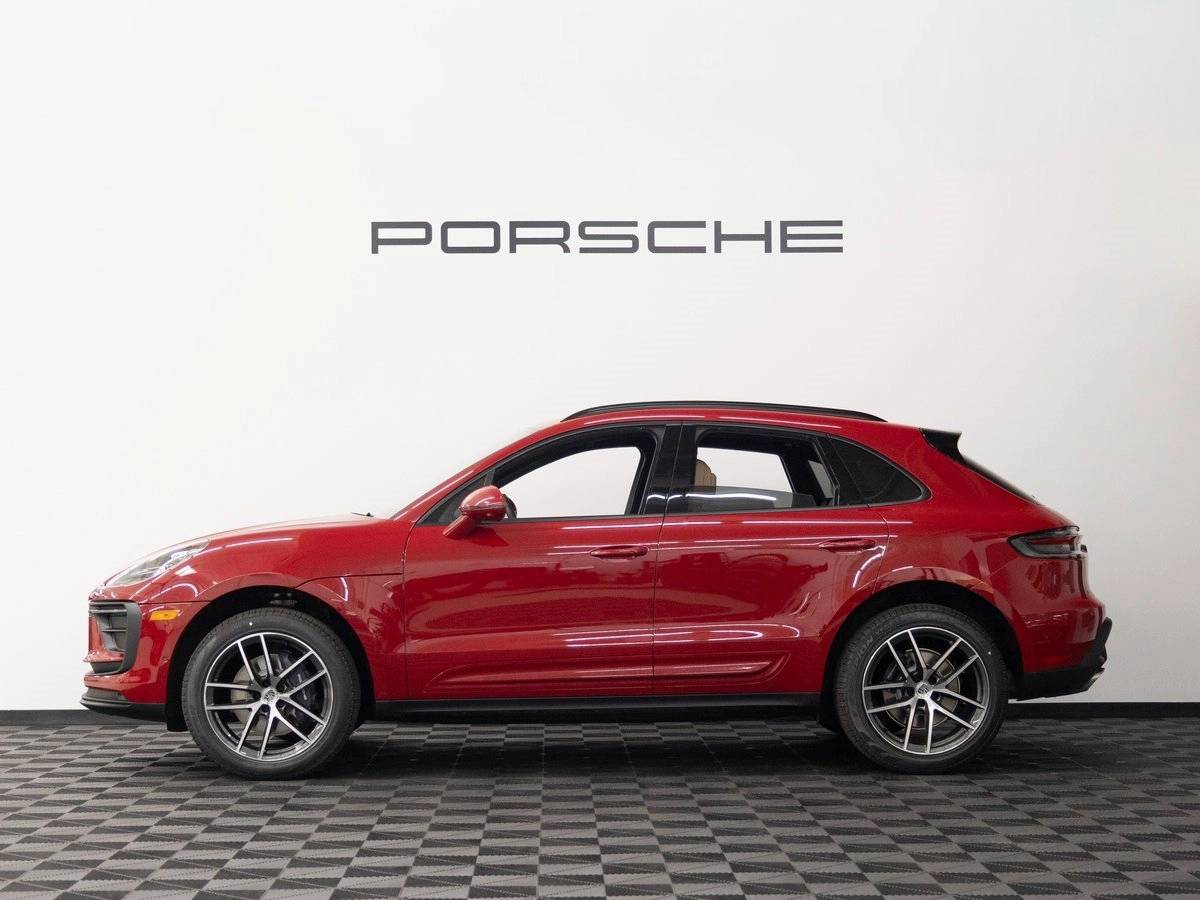 2026 Porsche Macan Base
