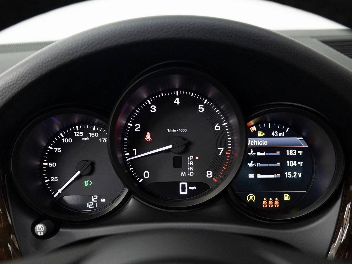 2026 Porsche Macan Base