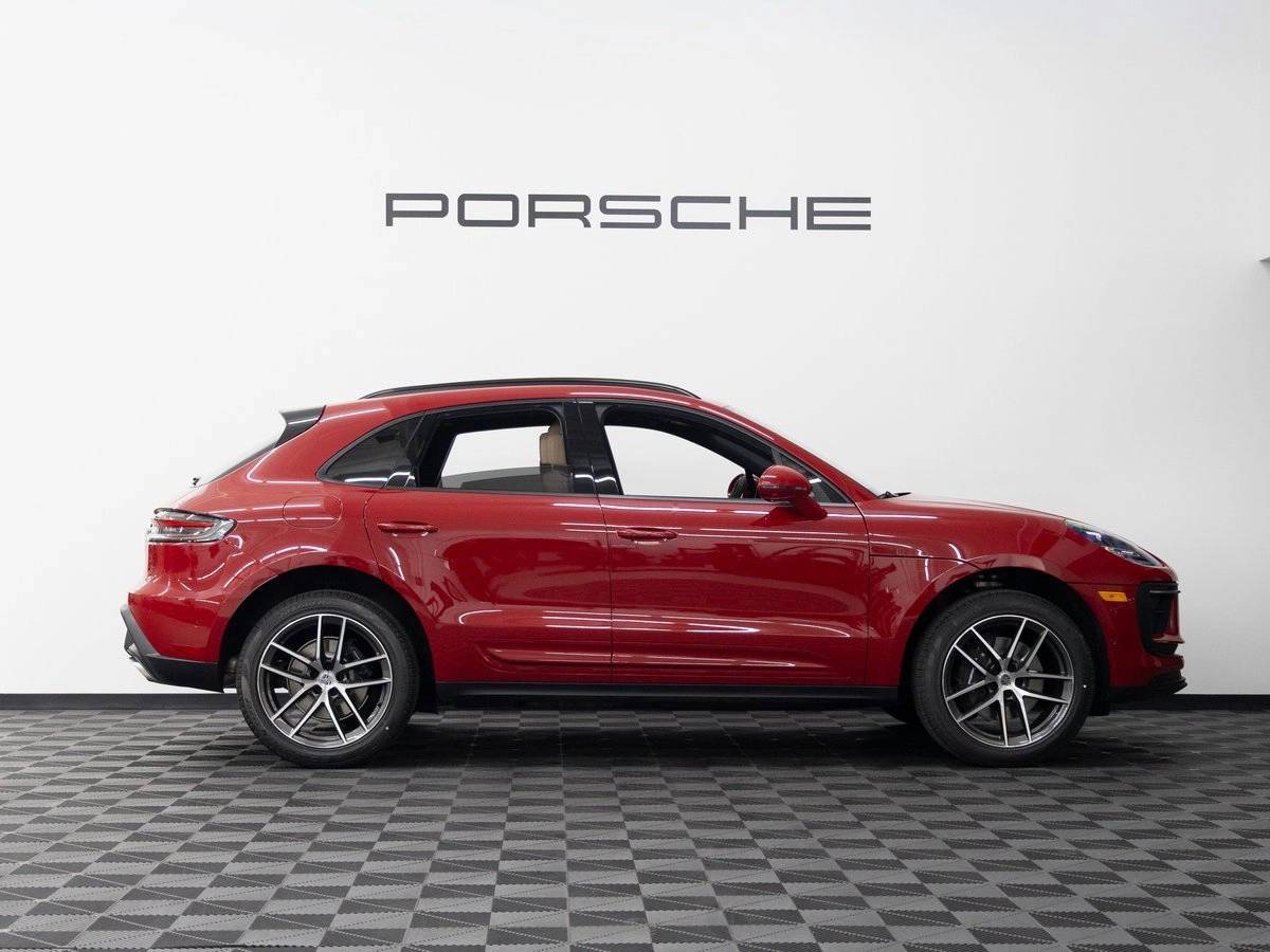 2026 Porsche Macan Base
