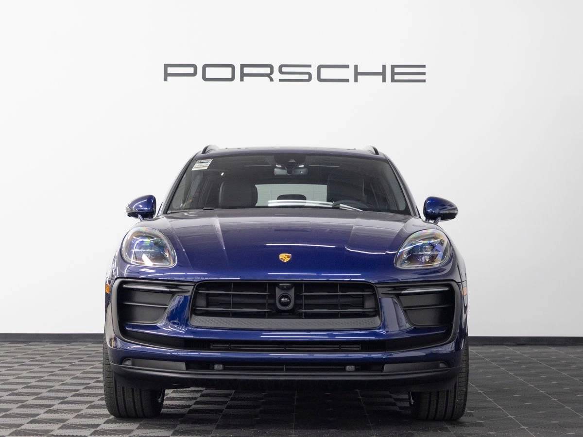 2026 Porsche Macan Base