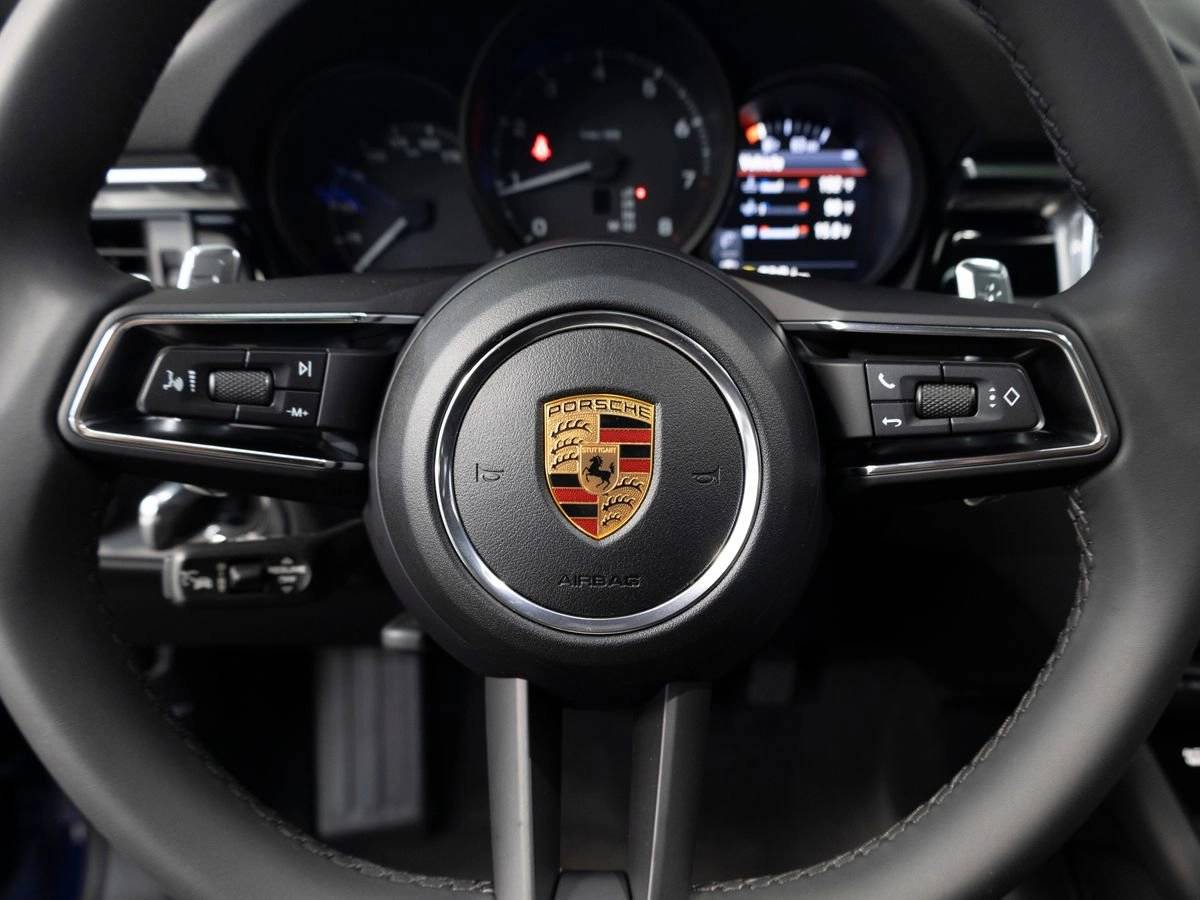 2026 Porsche Macan Base
