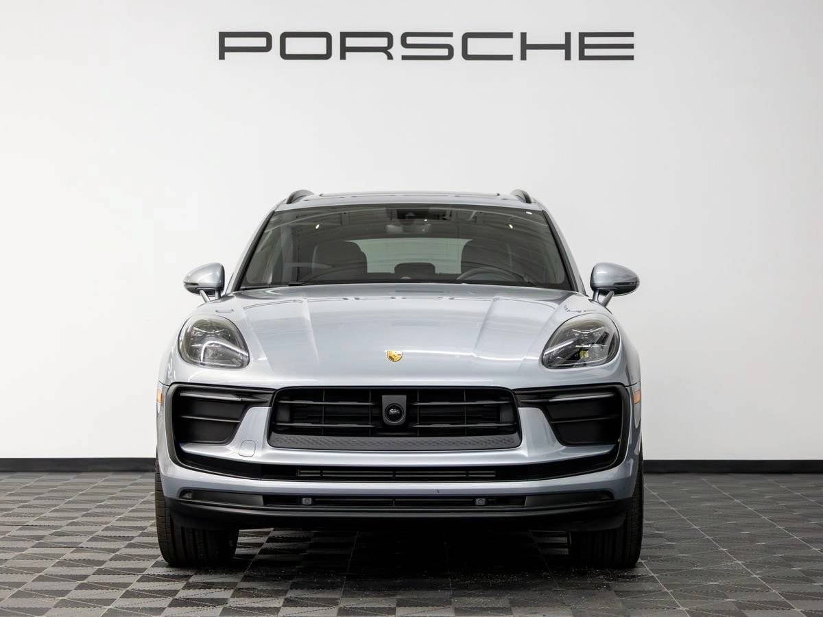 2026 Porsche Macan Macan