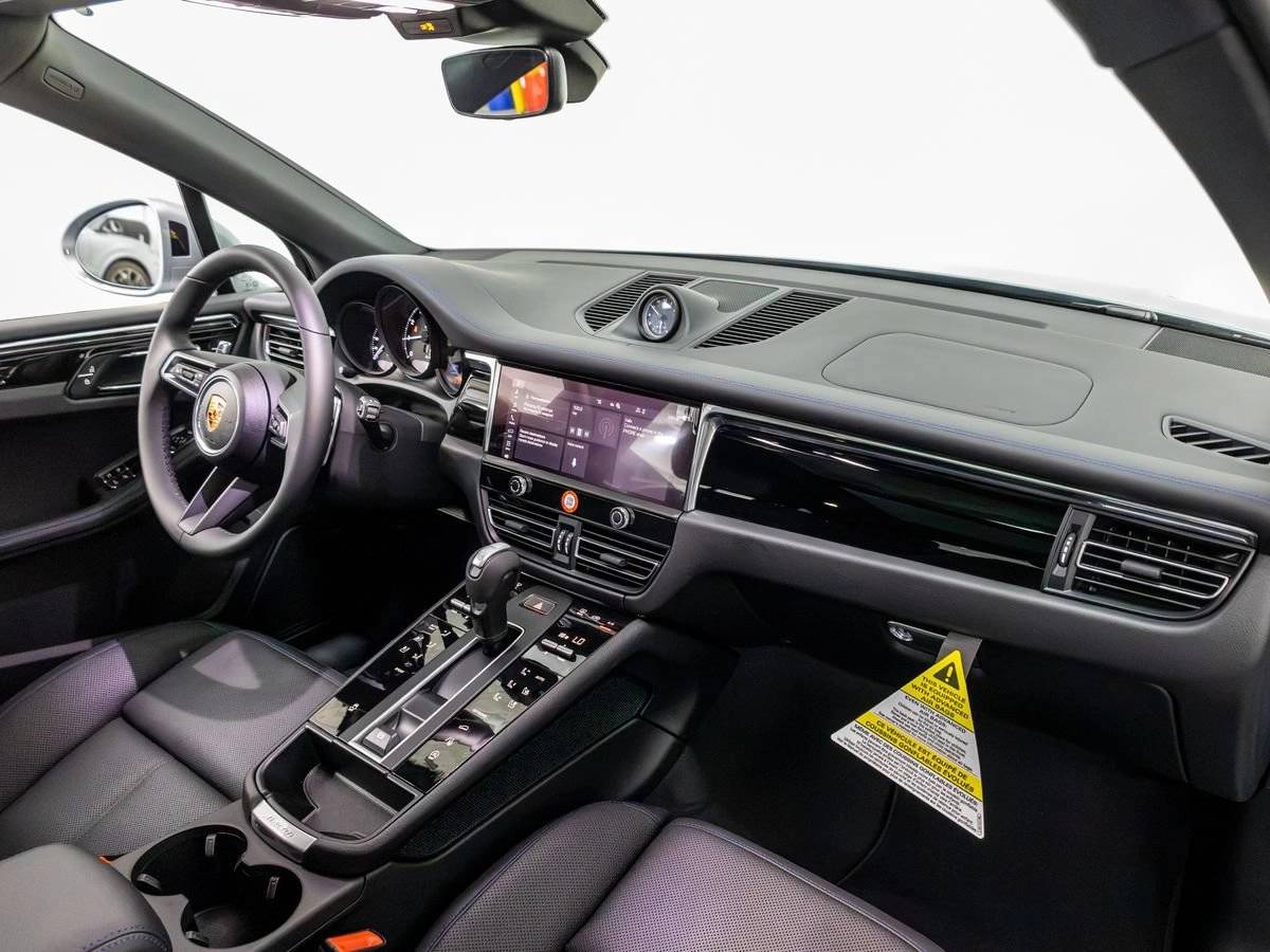 2026 Porsche Macan Macan