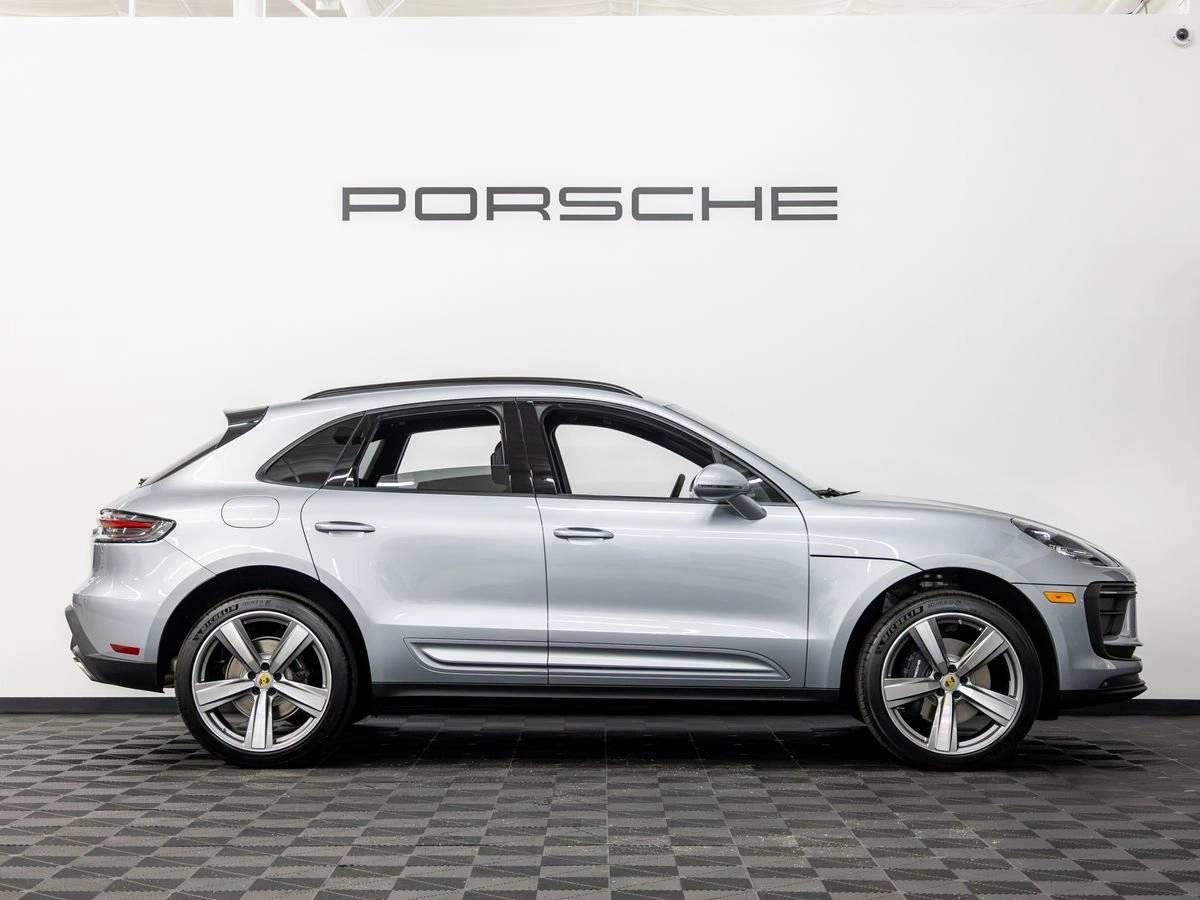 2026 Porsche Macan Macan