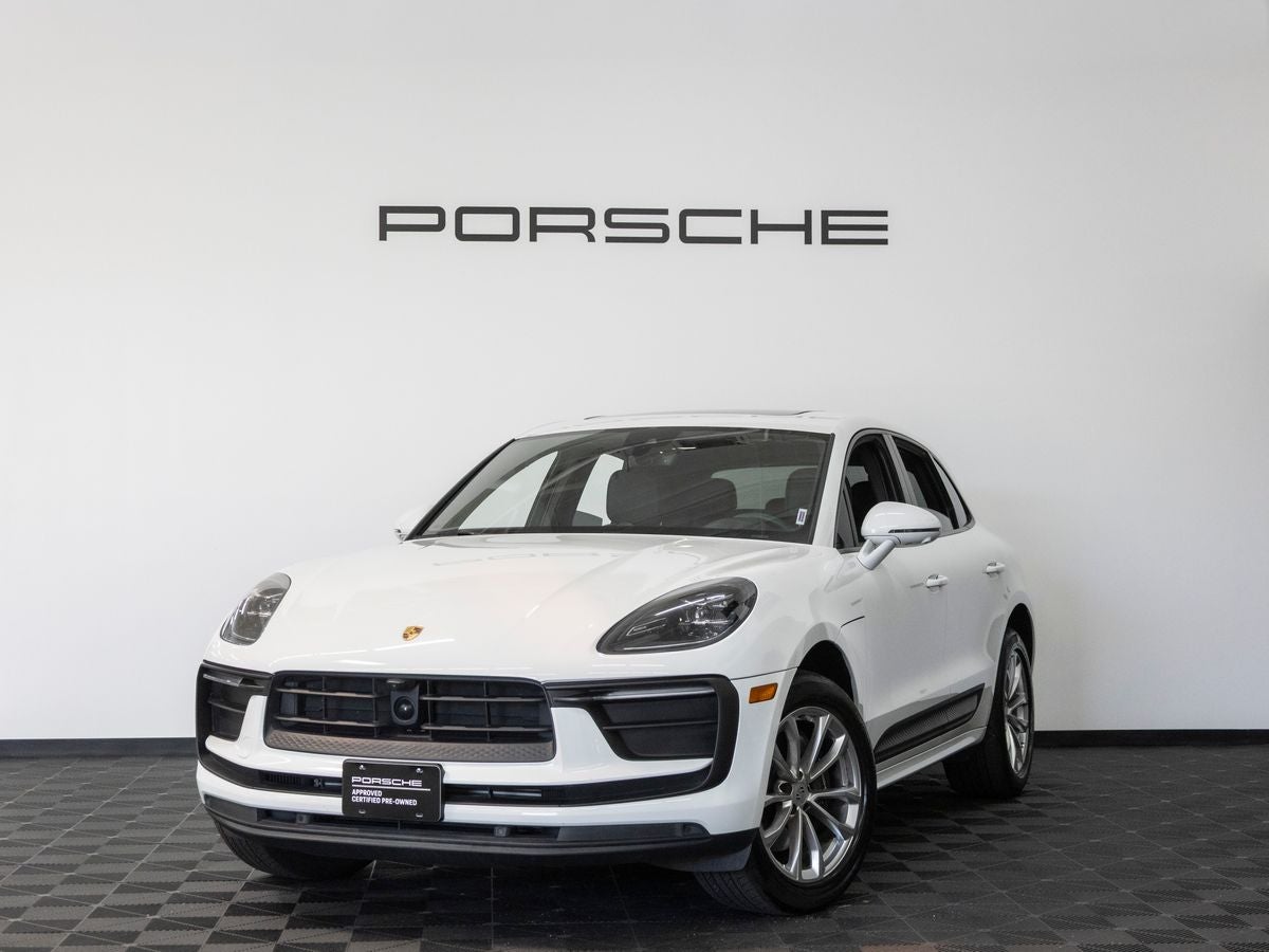 2023 Porsche Macan Base