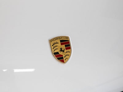 2023 Porsche Macan Base