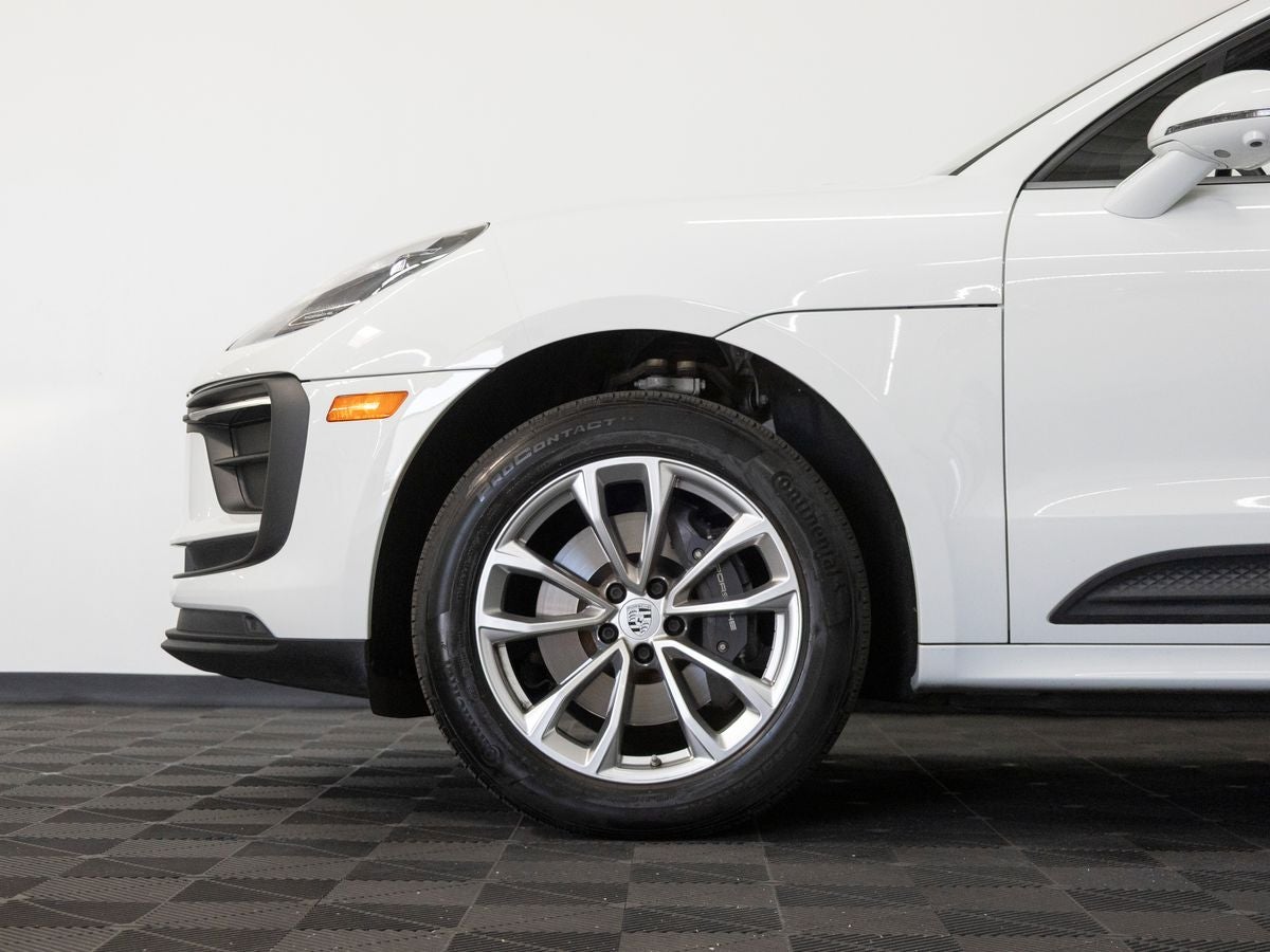 2023 Porsche Macan Base