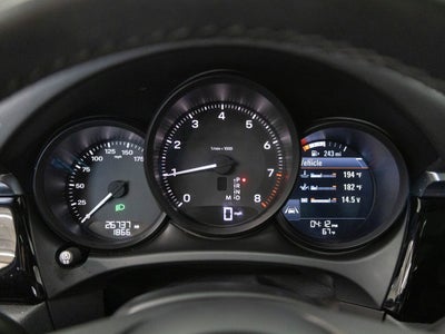 2023 Porsche Macan Base