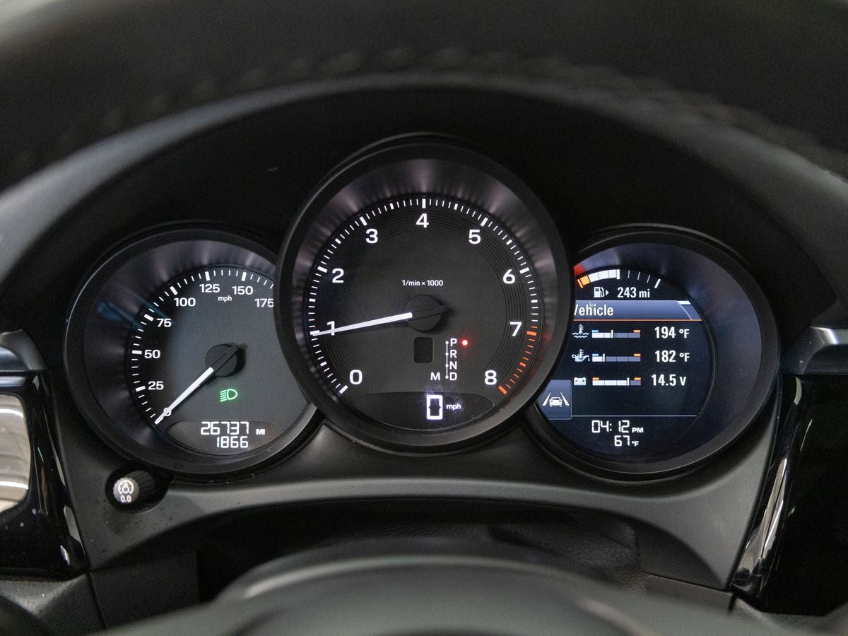 2023 Porsche Macan Base