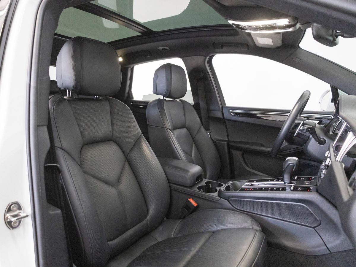 2023 Porsche Macan Base
