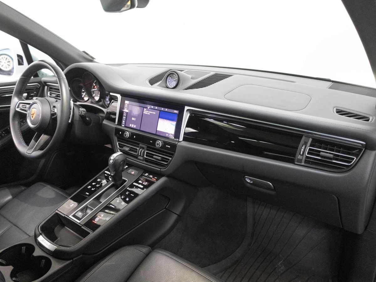 2023 Porsche Macan Base