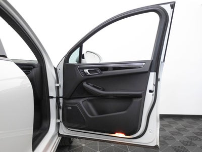 2023 Porsche Macan Base