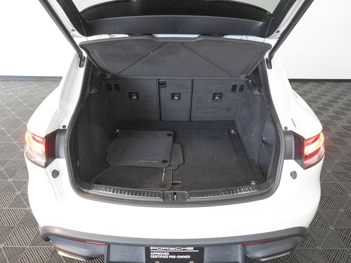 2023 Porsche Macan Base