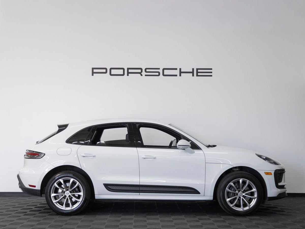 2023 Porsche Macan Base