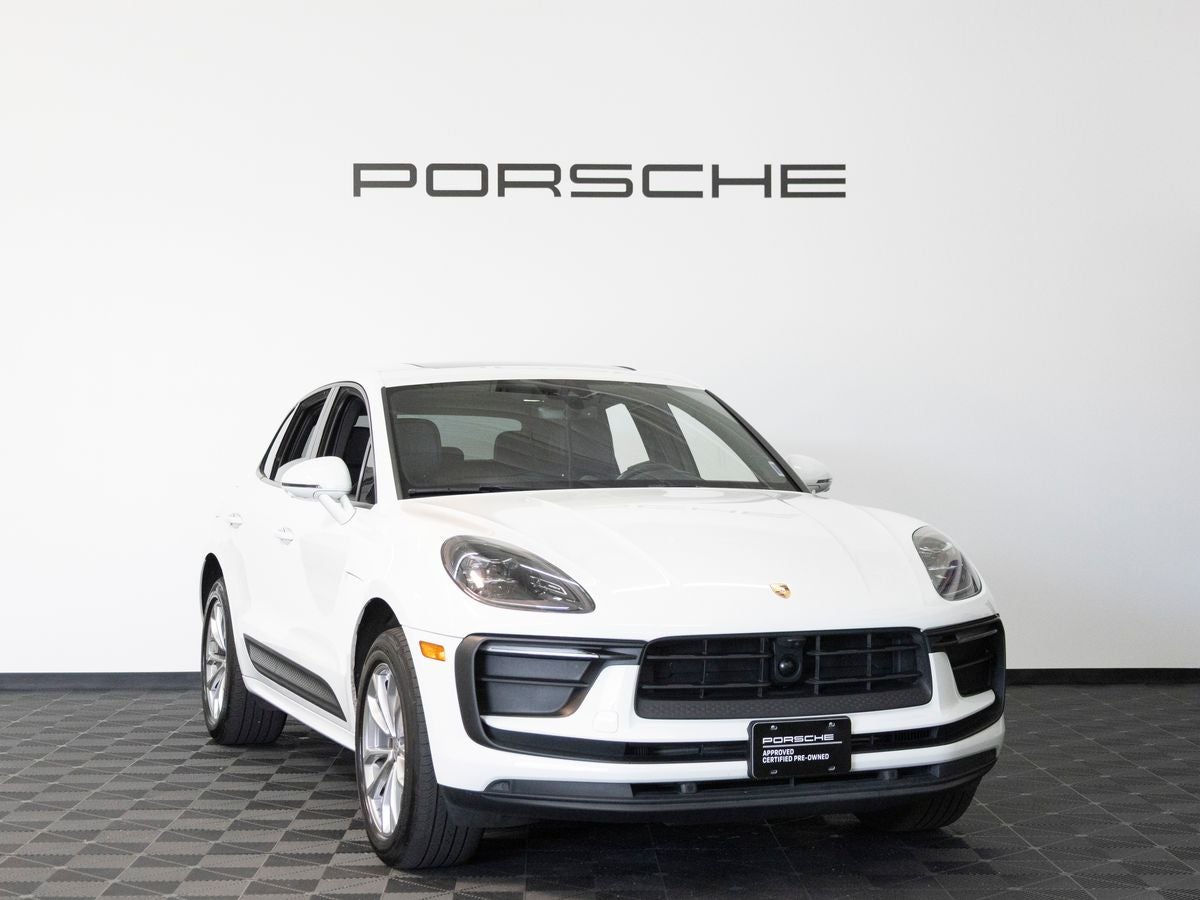 2023 Porsche Macan Base