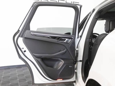2023 Porsche Macan Base